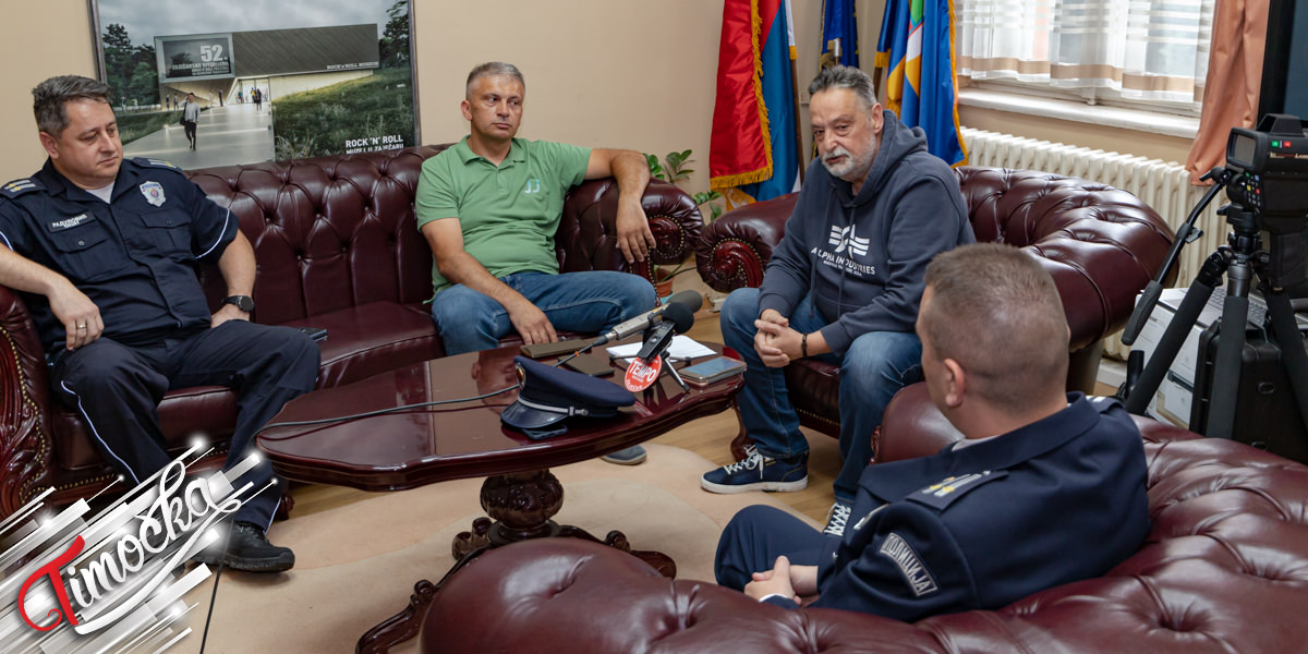 Градоначелник Зајечара Бошко Ничић у име локалне самоуправе донирао најсавременији уређај за мерење брзине кретања возила Полицијској управи Зајечар