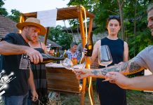 „Дан вина и лепог расположења” одржан на Рајачким пимницама (ФОТО) „Дан вина и лепог расположења” одржан на Рајачким пимницама