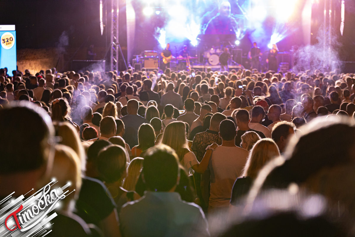 Тони Цетински одржао концерт пред више хиљада људи у Књажевцу