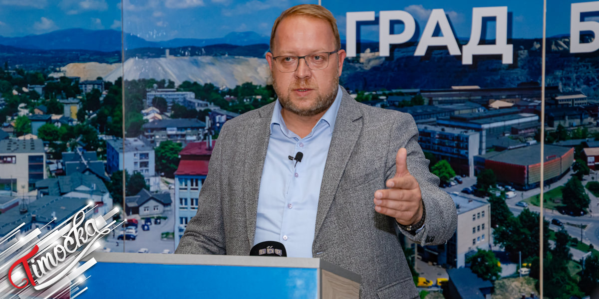 Градоначелник Бора Александар Миликић: Свако домаћинство на територији града Бора добиће једнократну новчану помоћ Градоначелник Бора Александар Миликић: Свако домаћинство на територији града Бора добиће једнократну новчану помоћ