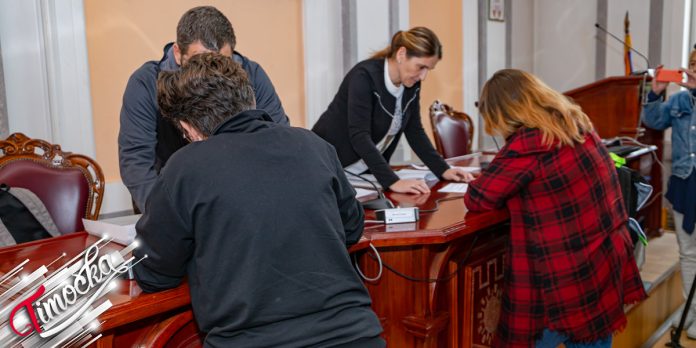 Потписивање уговора за доделу подстицаја за развој сточарства и пчеларства у 2023. години у Зајечару Потписивање уговора за доделу подстицаја за развој сточарства и пчеларства у 2023. години у Зајечару