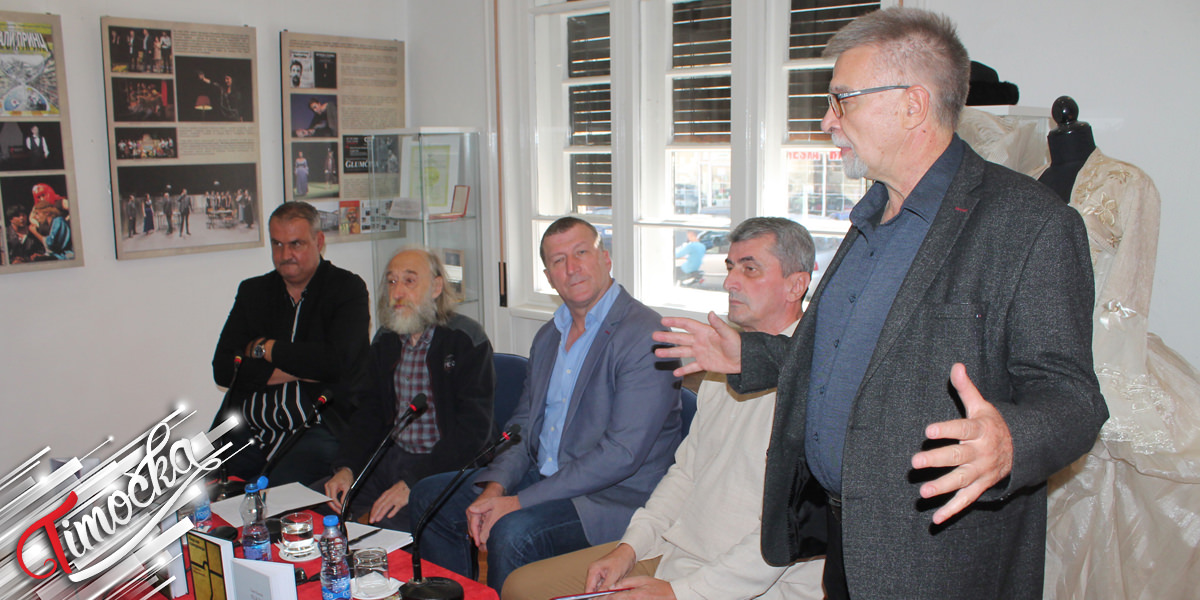 У Позоришном музеју у Зајечару представљен портрет Радинка Крулановића &ndash; професора филозофије, песника и директора Никшићког позоришта