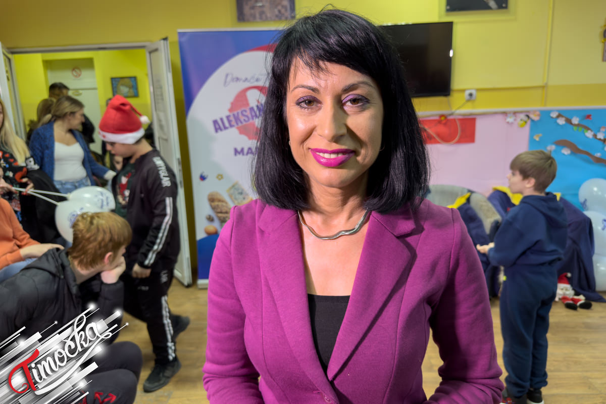 &bdquo;Александровић&rdquo; маркети даривали новогодишње пакетиће ученицима ШОСО &bdquo;Јелена Мајсторовић&rdquo; у Зајечару