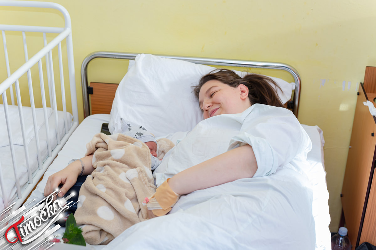 Бор богатији за пет становника у првим данима 2024. године: Прва беба дечак Никола