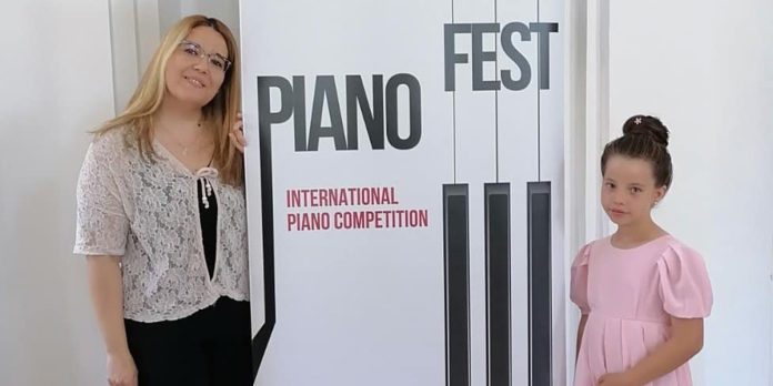 Ucenica zajecarske Muzicke skole Nikolina Jovic osvojila prvu nagradu na takmicenju u Makedoniji