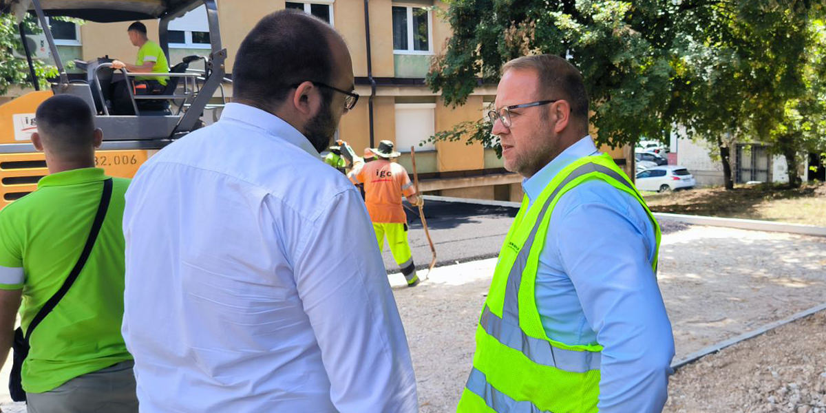 Asfaltiranje u ulici Jovana Ducica u Boru