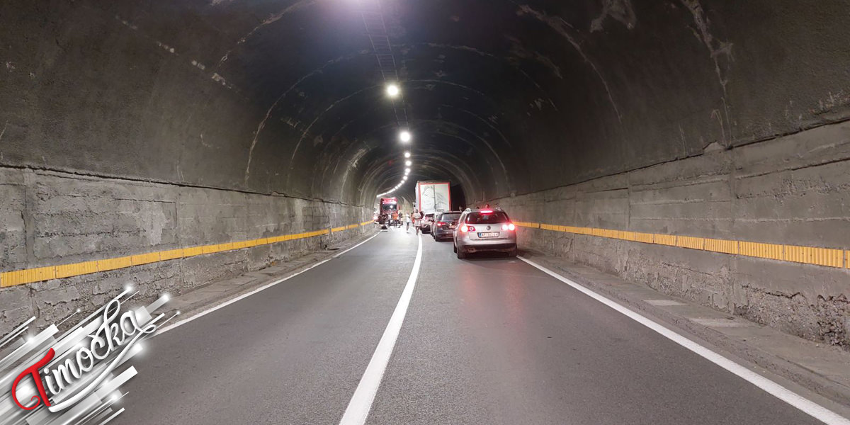 Повређени мушкарац пронађен у тунелу „Стрмен” на путу Зајечар–Параћин, стварају се застоји у саобраћају Повређени мушкарац пронађен у тунелу „Стрмен” на путу Зајечар–Параћин, стварају се застоји у саобраћају