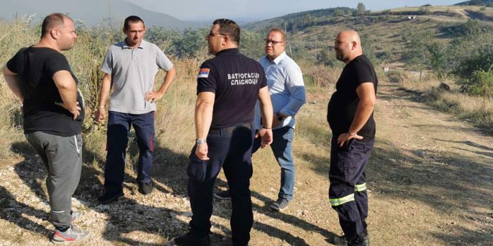 Pozar na ulazu borskog sela Bucje stavljen pod kontrolu