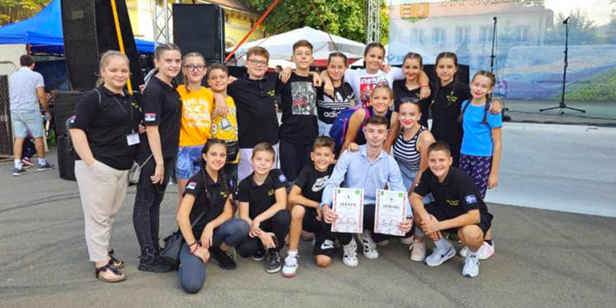 Deciji gradski folklorni ansambl ZORA i KUD Nikola Pasic Zajecar osvojili brojne nagrade u Bugarskoj Cover