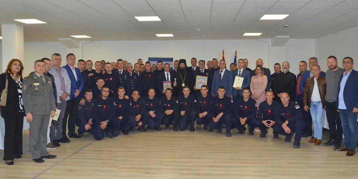 Резањем славског колача, зајечарски ватрогасци обележили своју славу Резањем славског колача, зајечарски ватрогасци обележили своју славу