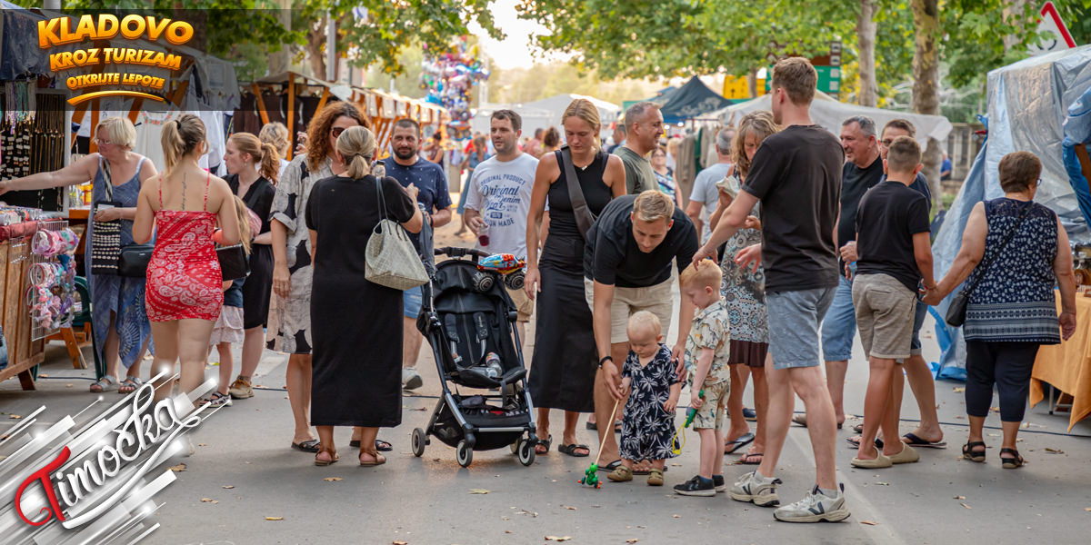 &bdquo;Етно фестивал&rdquo; у Кладову окупља велики број посетилаца