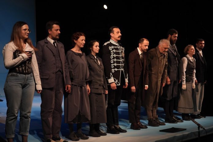 Premijerom predstave Neki vazan covek svecano otvoreni 33 Zoranovi dani festival otvorio ministar Nikola Selakovic 01