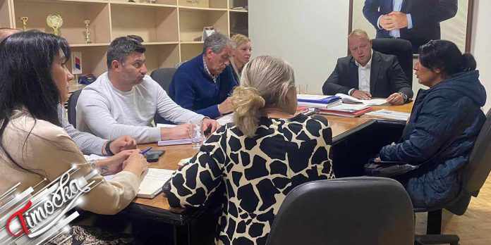 Razgovori sa gradjanima u prostorijama SNSa u Boru svakog utorka