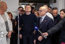 Премијер Милош Вучевић обишао реконструисано Дечије одељење Здравственог центра у Зајечару Премијер Милош Вучевић обишао реконструисано Дечије одељење Здравственог центра у Зајечару