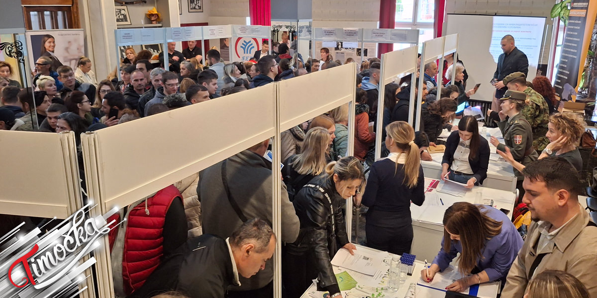 На Сајму запошљавања у Зајечару представило се 17 послодаваца На Сајму запошљавања у Зајечару представило се 17 послодаваца