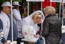 Српска напредна странка у Зајечару наставља разговоре са грађанима Српска напредна странка у Зајечару наставља разговоре са грађанима