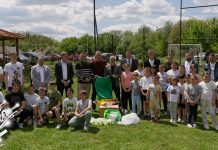 Фудбалски савез Србије донирао опрему клубовима у Грљану и Лубници Фудбалски савез Србије донирао опрему клубовима у Грљану и Лубници