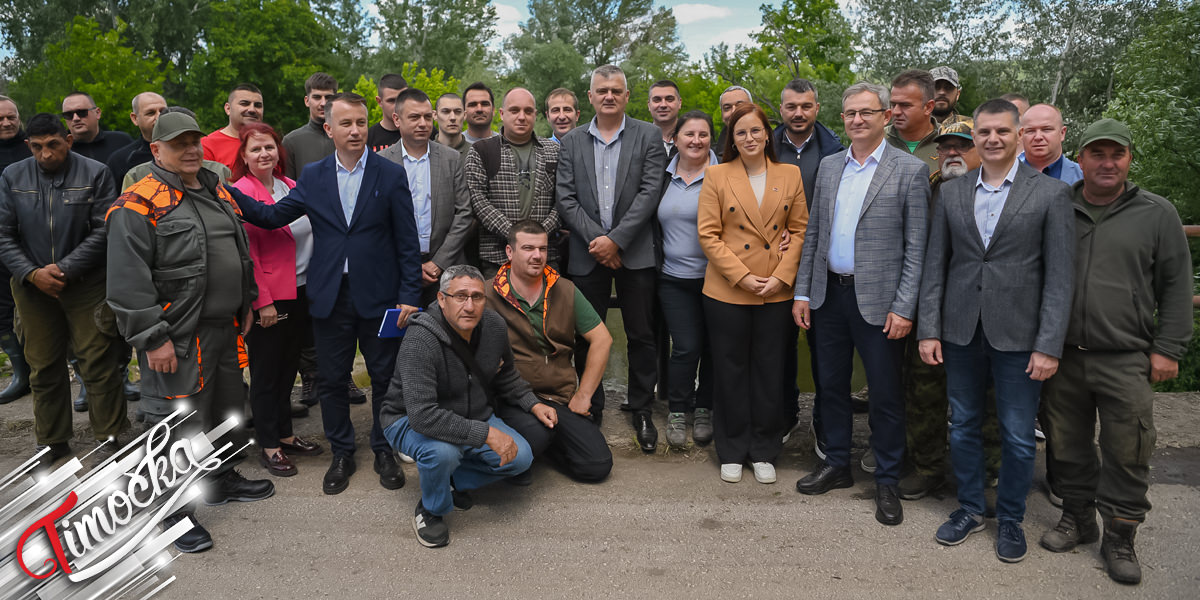 Министри и локална власт у акцији – чишћење депоније у Грљану