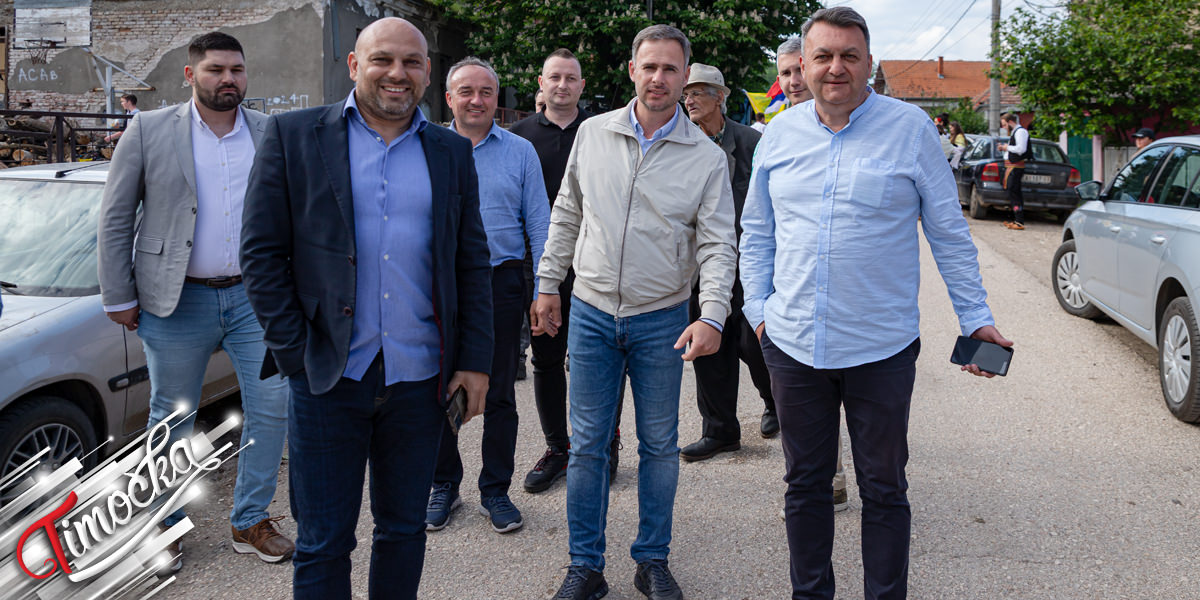 Представници Народног покрета Србије и коалиције „Промена у коју верујемо” разговарали са грађанима у Зајечару и Гамзиграду Представници Народног покрета Србије и коалиције „Промена у коју верујемо” разговарали са грађанима у Зајечару и Гамзиграду