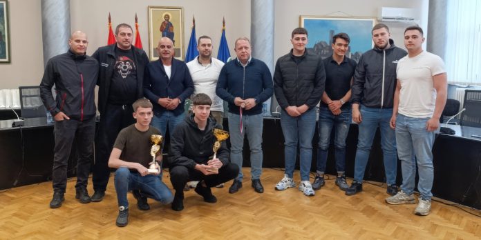 У Бору организован пријем за ватерполисте