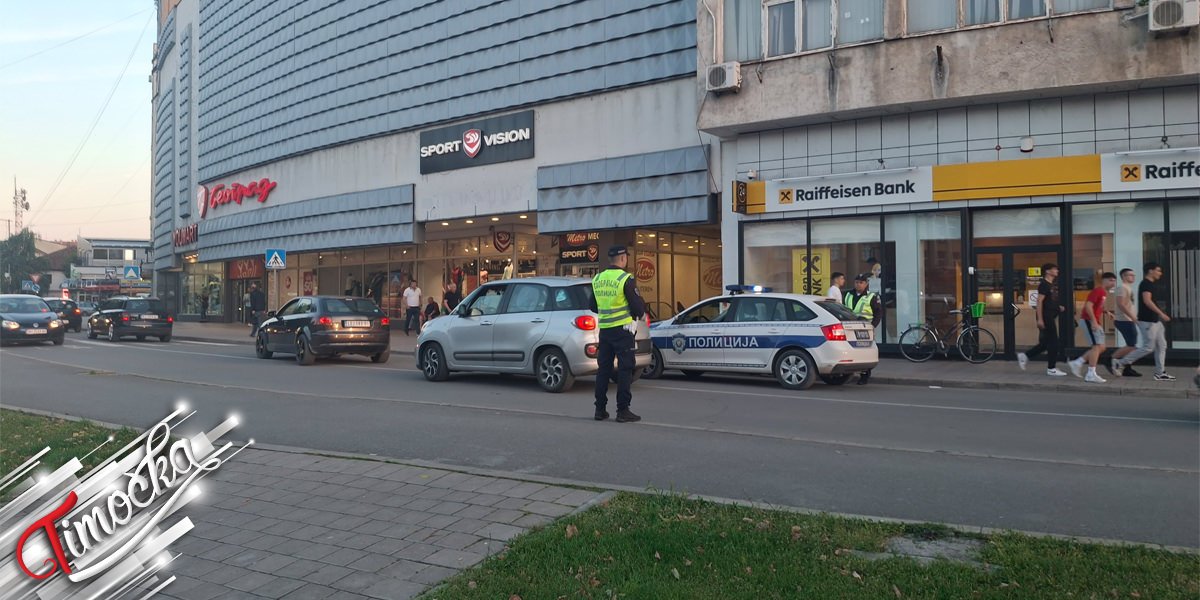 Жена оборена на пешачком прелазу у улици Николе Пашића