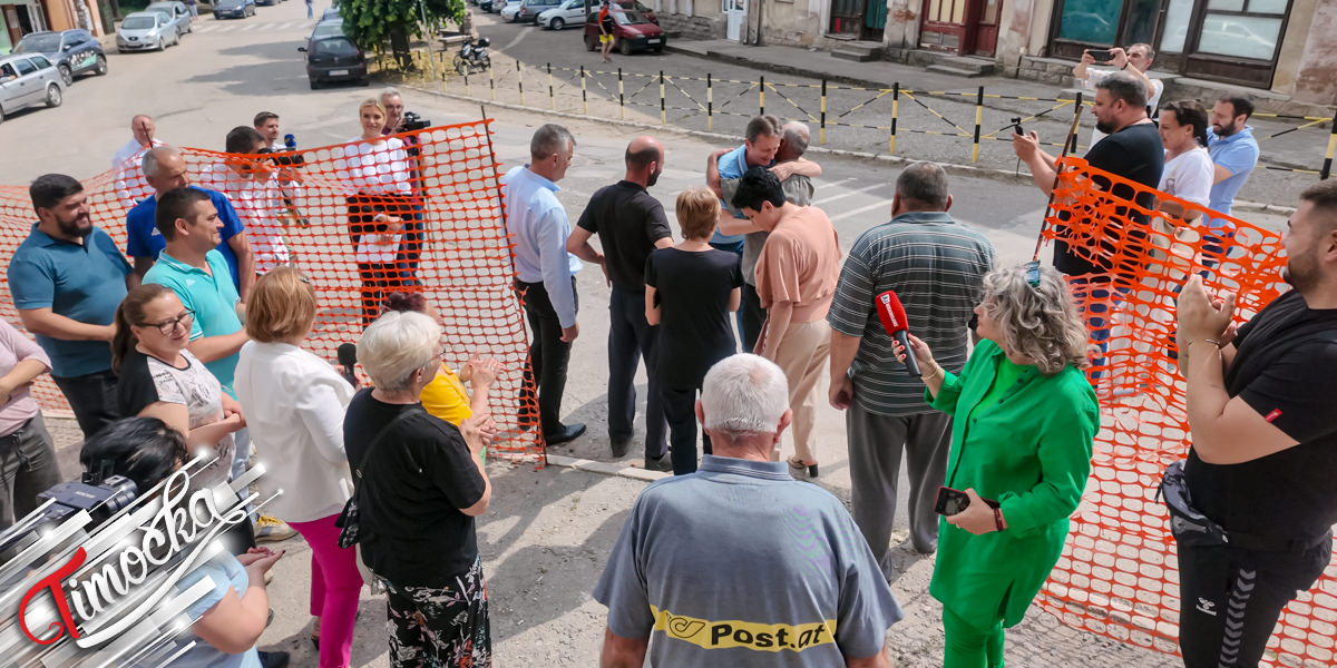 Глишић и Виденовић у Рготини: Мештани ће добити функционалан Дом културе какав заслужују Глишић и Виденовић у Рготини: Мештани ће добити функционалан Дом културе какав заслужују