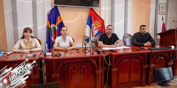 Градска изборна комисија града Зајечара упознала јавност са правилима на дан локалних избора Градска изборна комисија града Зајечара упознала јавност са правилима на дан локалних избора