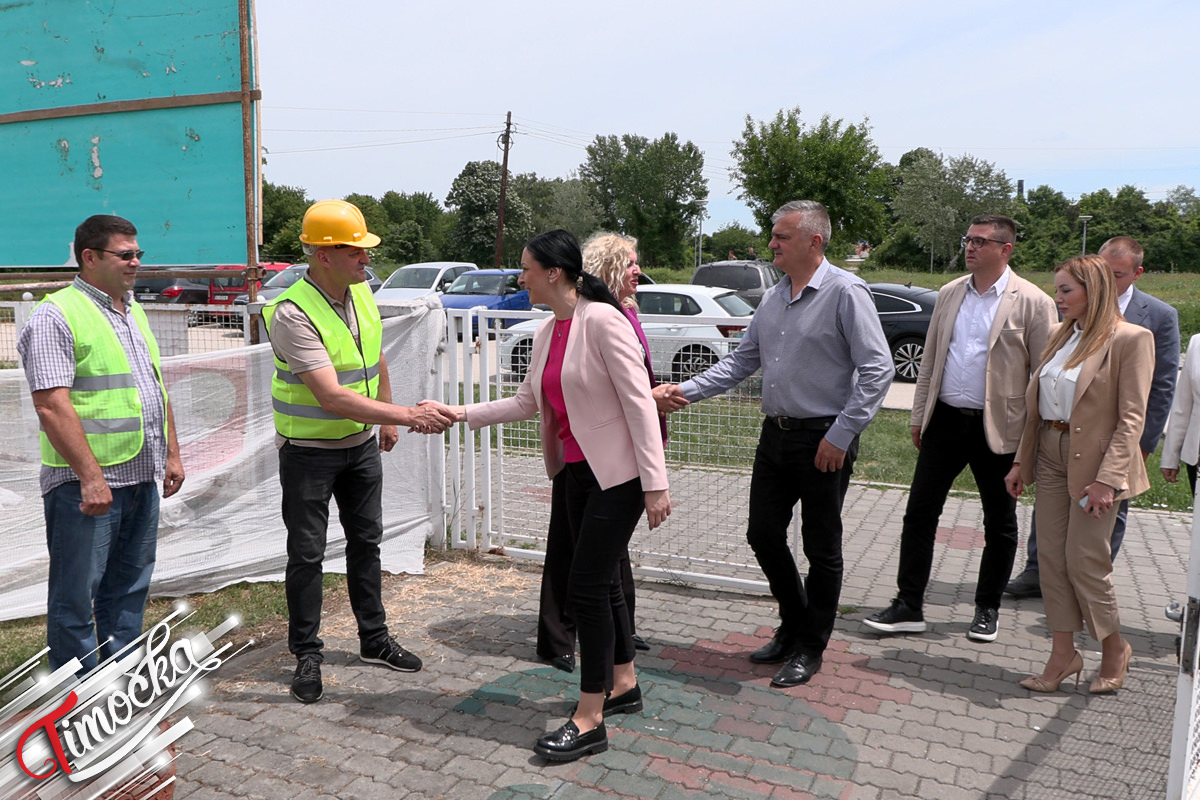 Министарка Јелена Жарић Ковачевић и Владимир Виденовић обишли радове на реконструкцији вртића „Свитац” у Зајечару