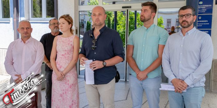 Опозиција у Зајечару позвала на нови скуп испред ПУ Зајечар, Виши суд одбио све жалбе опозиције Опозиција у Зајечару позвала на нови скуп испред ПУ Зајечар, Виши суд одбио све жалбе опозиције