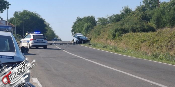 Тешка саобраћајна несрећа код Грљана: Једна особа страдала, више повређених