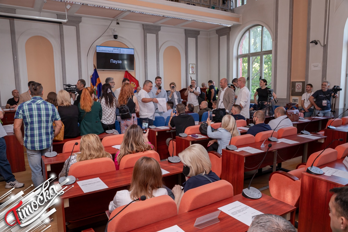 Друга седница локалног парламента у Зајечару прекинута на неодређено време