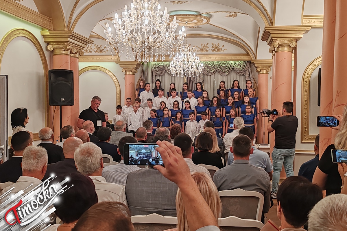 У Кладову обележен Дан ослобођења полагањем венаца и представљањем књиге „Српско-руско братство у Другом светском рату”