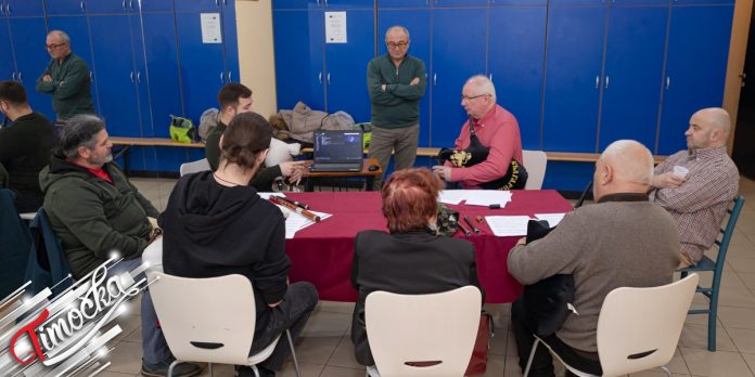 ЦНКН „Корени”: Радионица свирања на влашким "караба" гајдама одржана у Зајечару