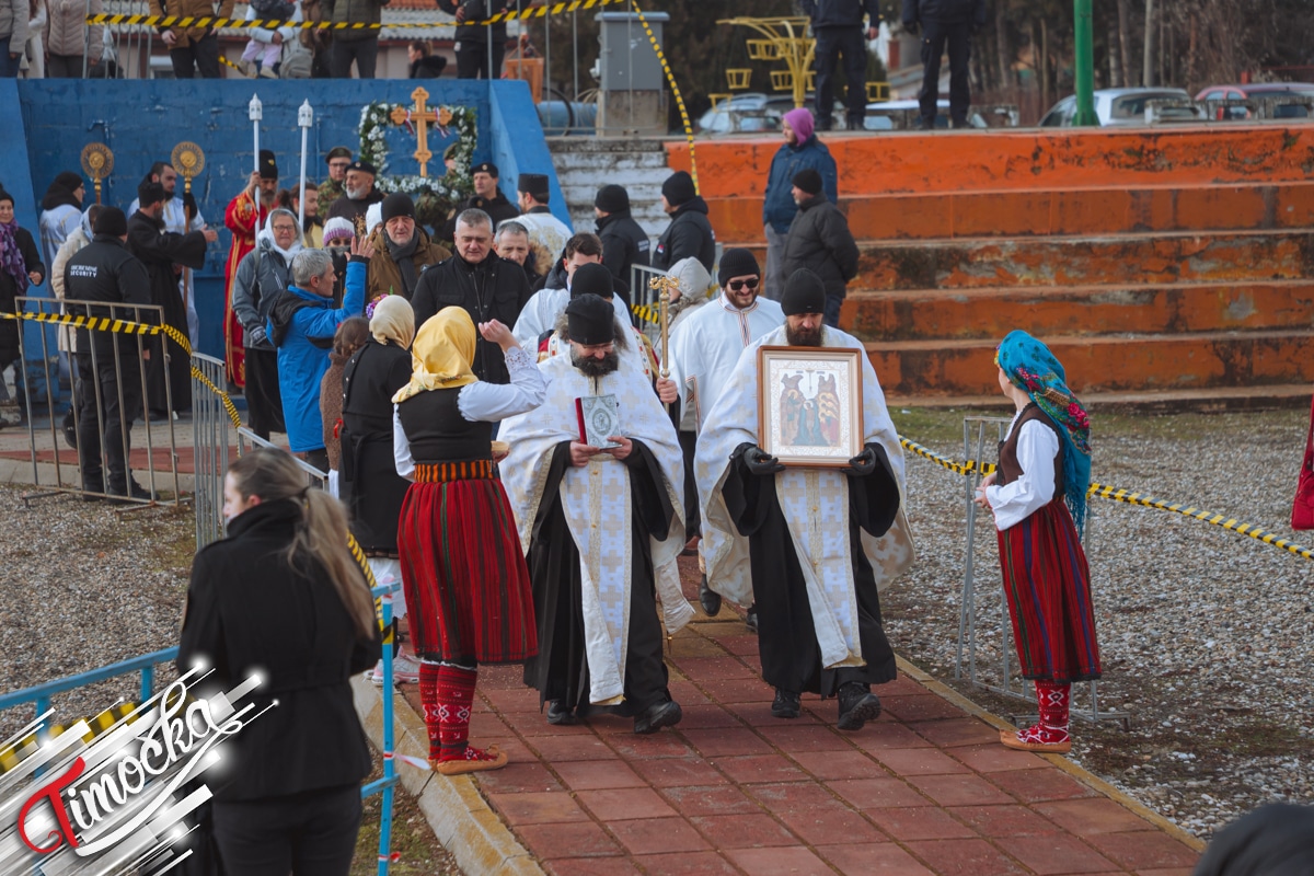 Миљана Џудовић победница 13. Богојављенског пливања за Часни крст у Зајечару