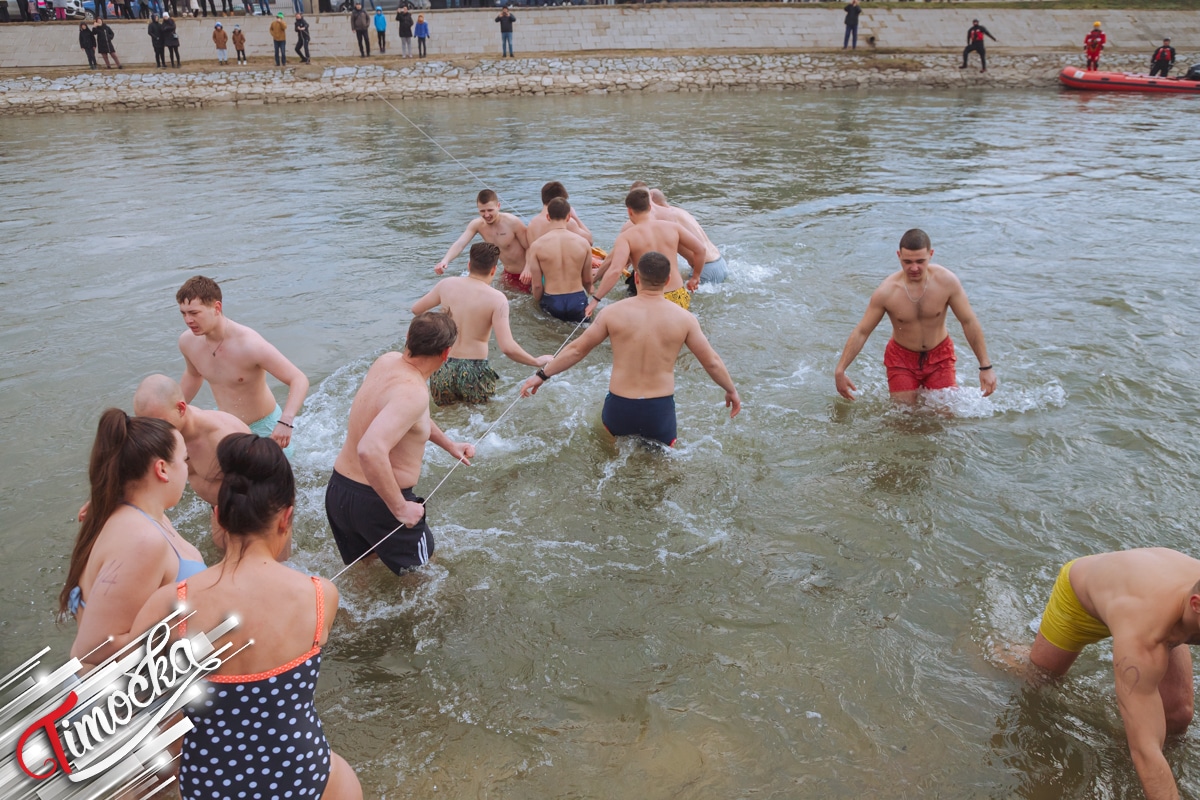 Миљана Џудовић победница 13. Богојављенског пливања за Часни крст у Зајечару