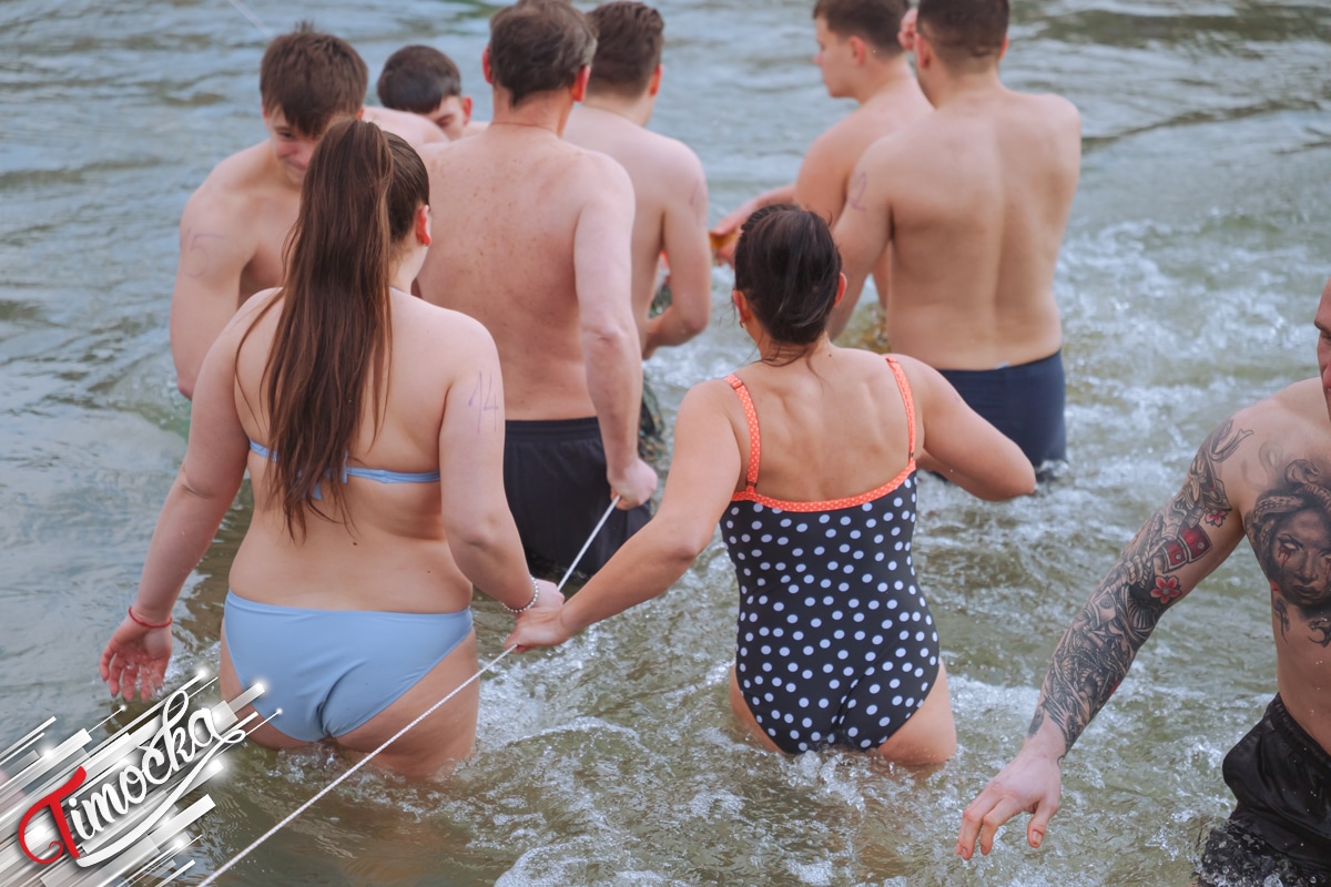 Миљана Џудовић победница 13. Богојављенског пливања за Часни крст у Зајечару