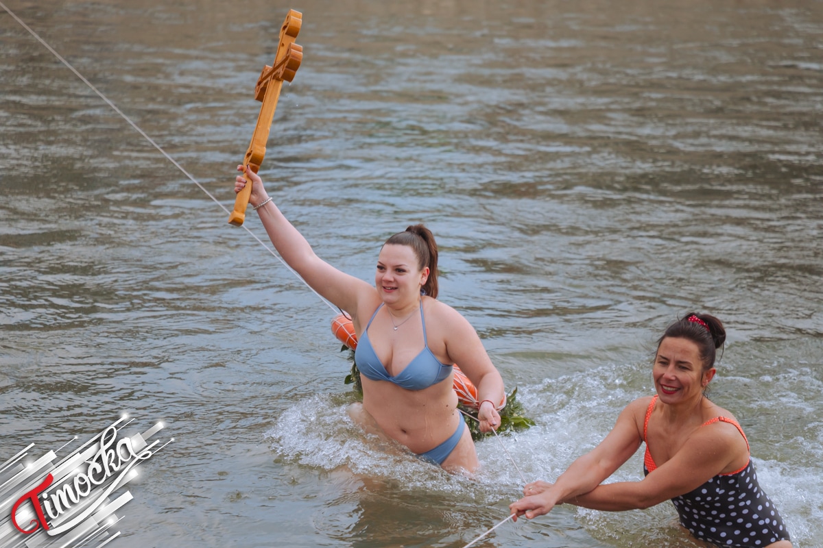 Миљана Џудовић победница 13. Богојављенског пливања за Часни крст у Зајечару