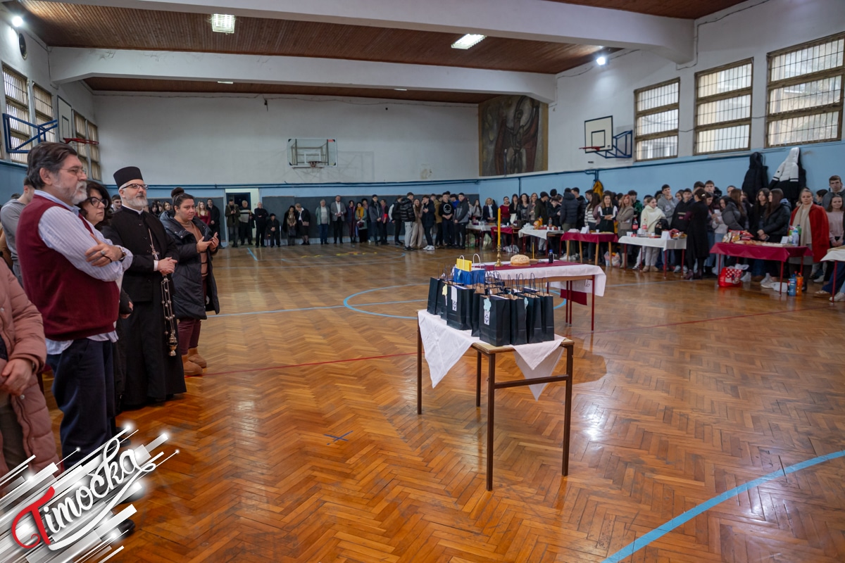 У зајечарској Гимназији свечано обележена школска слава Свети Сава, награђени најбољи ученици