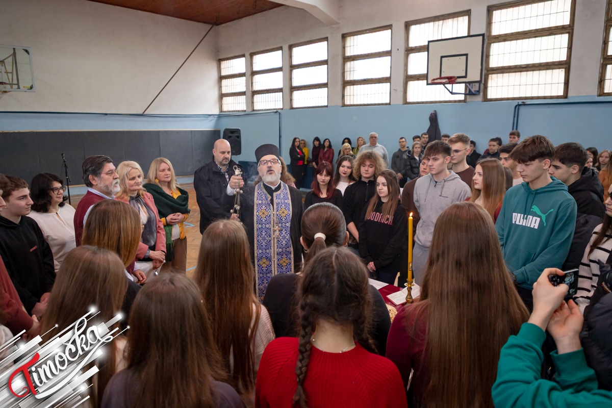 У зајечарској Гимназији свечано обележена школска слава Свети Сава, награђени најбољи ученици