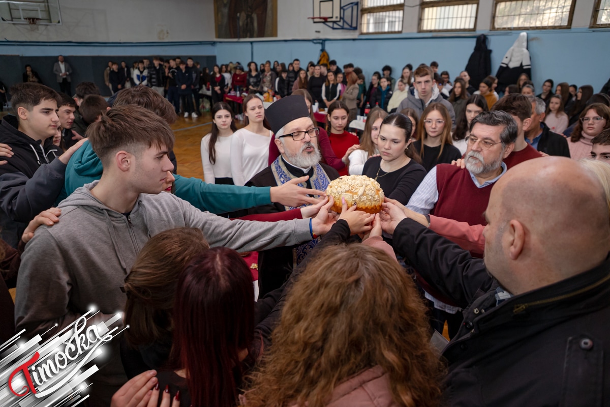 У зајечарској Гимназији свечано обележена школска слава Свети Сава, награђени најбољи ученици