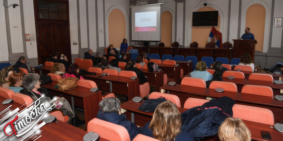 Одржана трибина „Хранитељство – законски оквир” у Зајечару Одржана трибина „Хранитељство – законски оквир” у Зајечару