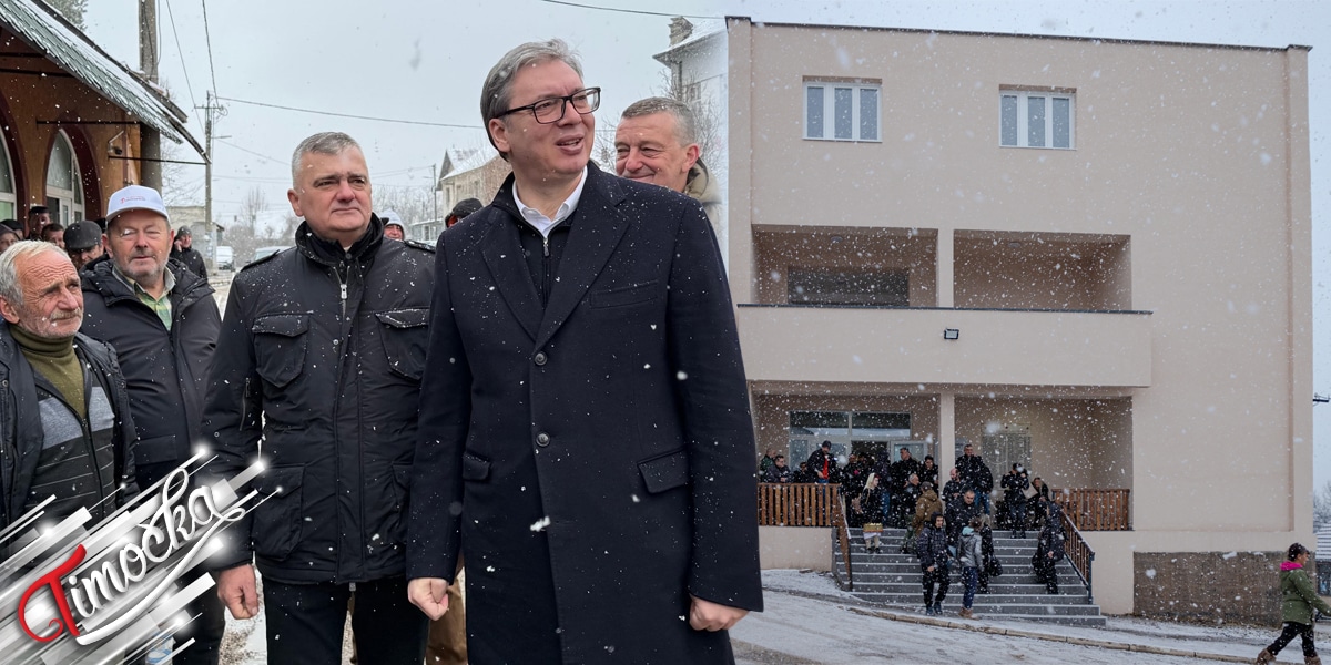 Вучић обишао обновљени Дом културе у Рготини