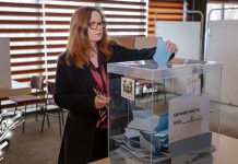 Излазност до 18 часова у Књажевцу 62,37 одсто, у Мајданпеку 58,43, у Кладову 50,40 одсто Гласање у Књажевцу