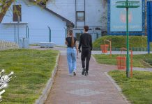 Променљиво облачно уз сунчане интервале, температура до 22 степена Град Зајечар – Људи шетају