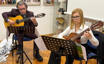 Концерт гитарског дуа Ружице и Милана Митића одржан у Позоришном музеју Концерт гитарског дуа Ружице и Милана Митића одржан у Позоришном музеју