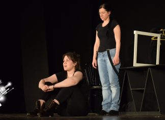 Монодрама Крушевачког позоришта „Кабаре, ајде бре” изведена на деветом Фестивалу малих позоришних форми у Зајечару Монодрама Крушевачког позоришта „Кабаре, ајде бре” изведена на деветом Фестивалу малих позоришних форми у Зајечару