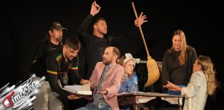 Премијерно изведена представа „Како смо сахранили Шекспира” у Центру за културу у Котлујевцу Премијерно изведена представа „Како смо сахранили Шекспира” у Центру за културу у Котлујевцу