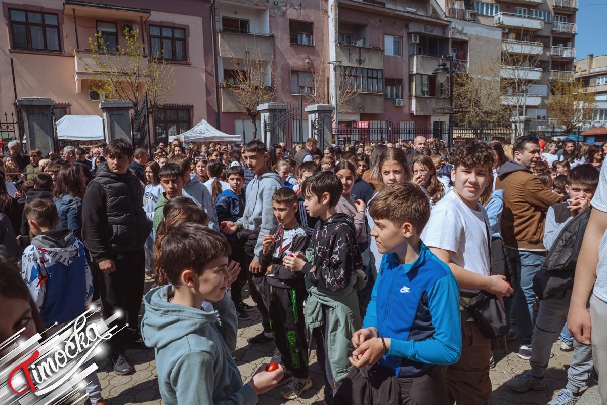 „Улица Васкршње радости” окупила Зајечарце: Дан испуњен традицијом, дечјим осмесима и богатим програмом