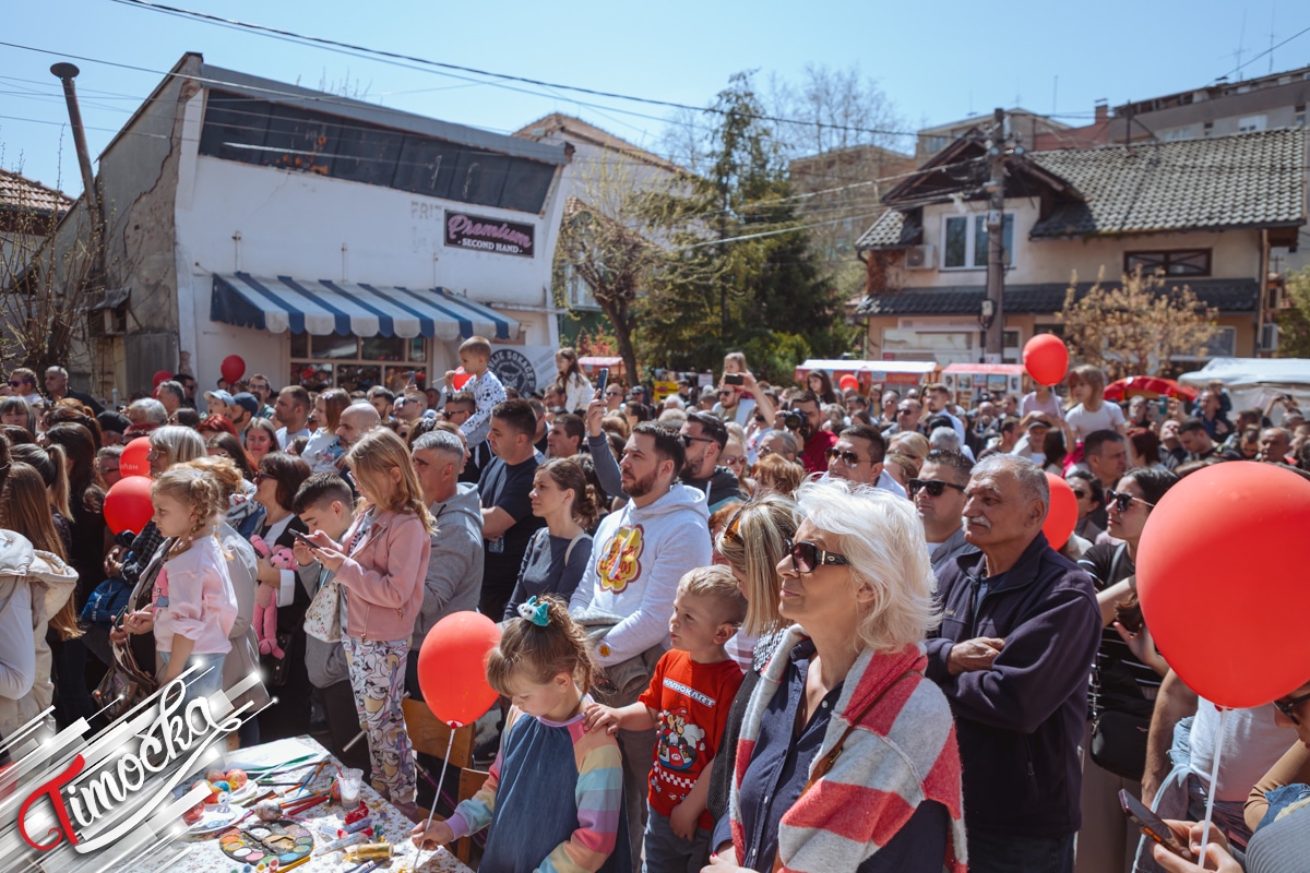 „Улица Васкршње радости” окупила Зајечарце: Дан испуњен традицијом, дечјим осмесима и богатим програмом