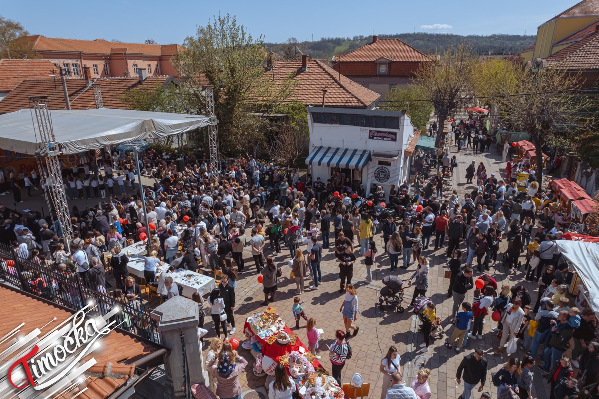 „Улица Васкршње радости” окупила Зајечарце: Дан испуњен традицијом, дечјим осмесима и богатим програмом